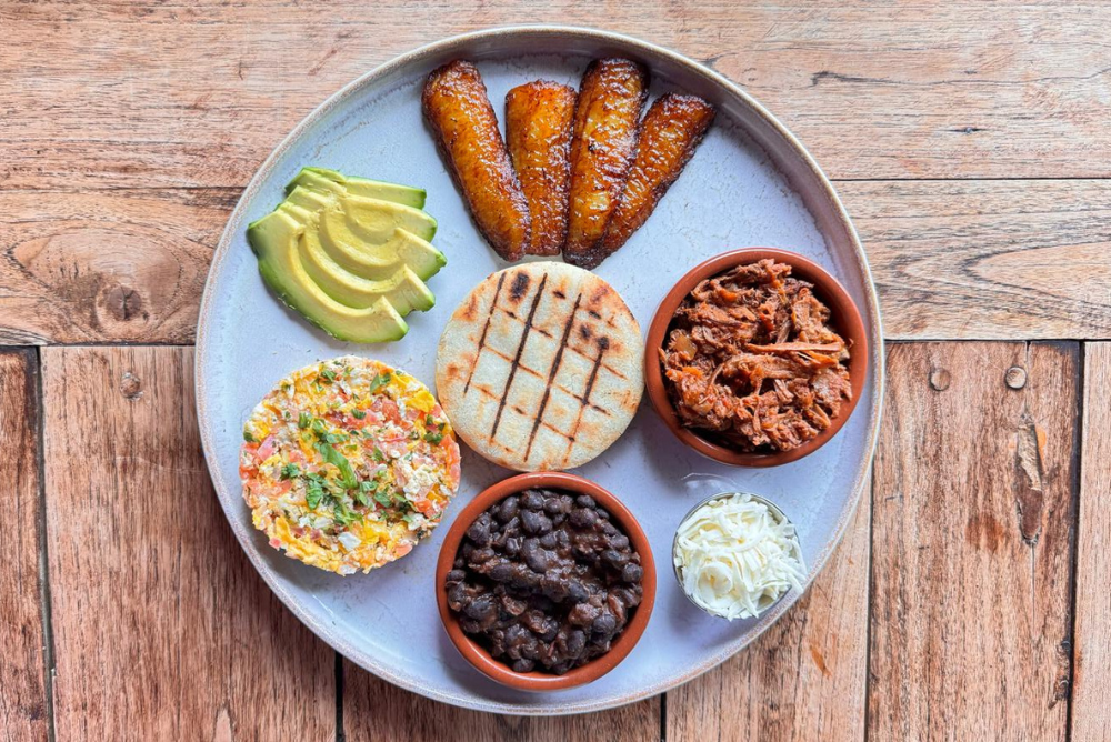 DESAYUNO TRADICIONAL ESPECIAL